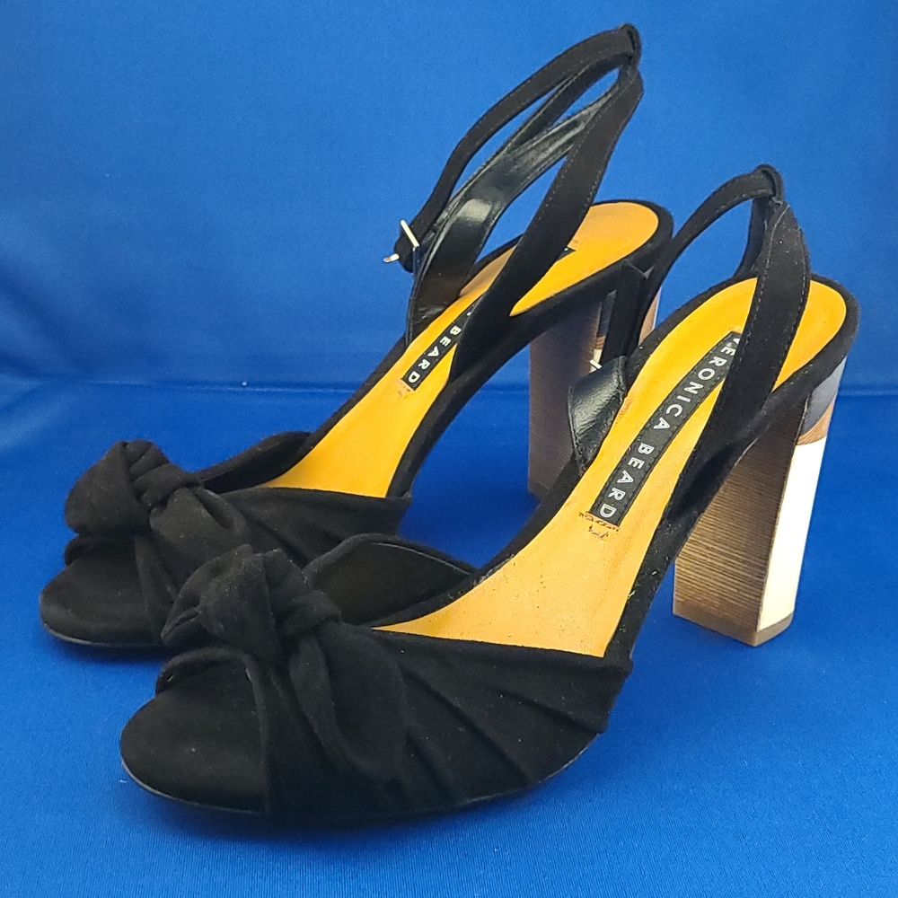 Brand new Veronica Beard block pumps